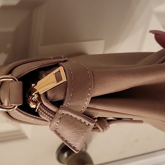 BEAUTIFUL PURSE👛 - Picture 7 of 8